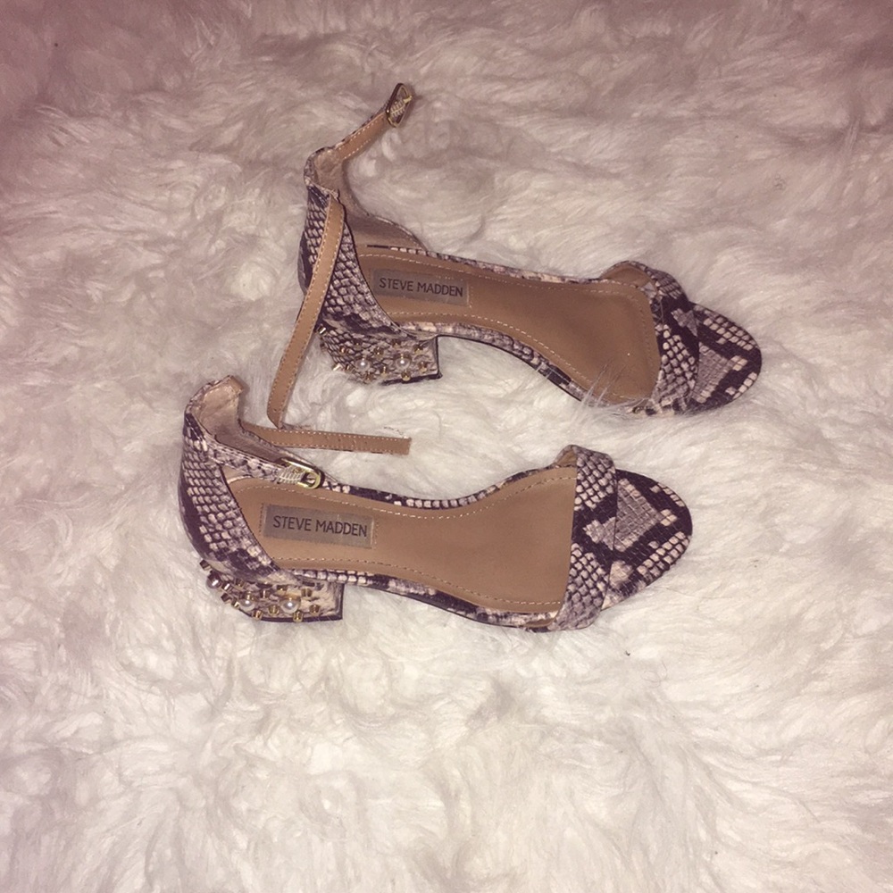 Heels - Picture 5 of 6